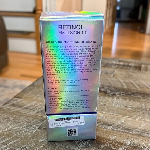 iS Clinical Retinol+ Emulsion 1.0 – Iridescent White Serum
